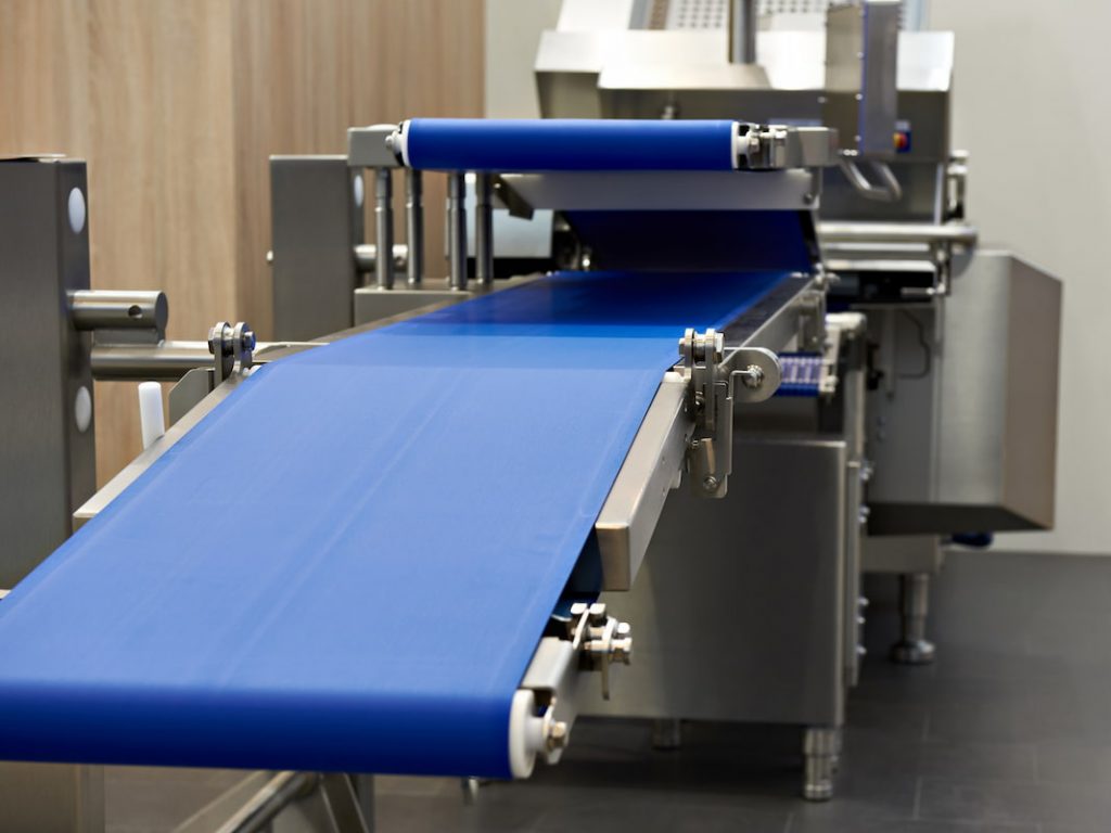 Flat belt conveyor