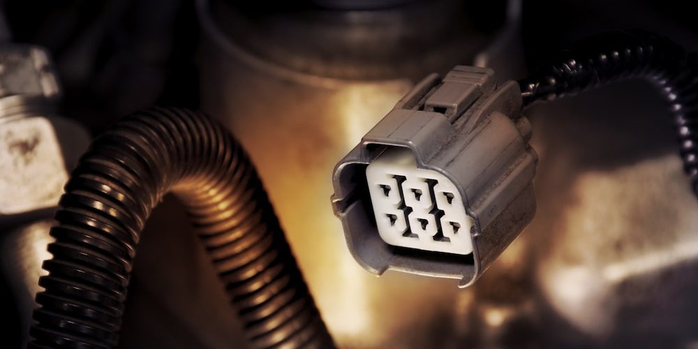 Automotive electrical connector made out of polyphthalamide